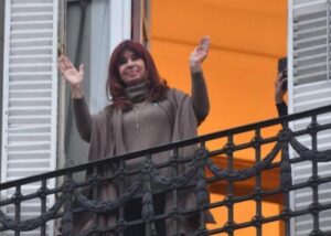 6949696eb7629_800x571