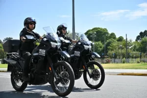 la-fuerza-incorpora-agentes-y-vehiculos-mantener-orden-y-proteger-la-propiedad-privada-