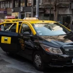 La Ciudad habilitó publicidad LED en los techos de taxis y suma un nuevo formato en la vía pública
